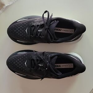 EUC Clifton 9 Running Shoe